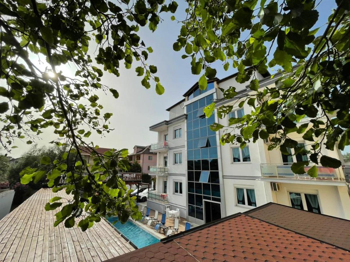 Brian Hotel Velipoje Ngoại thất bức ảnh