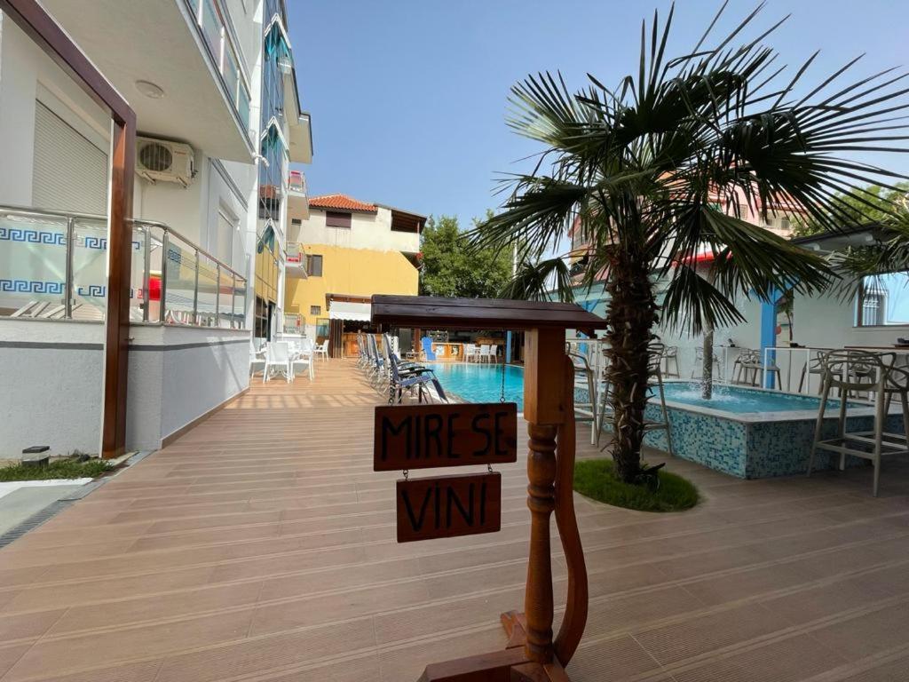 Brian Hotel Velipoje Ngoại thất bức ảnh