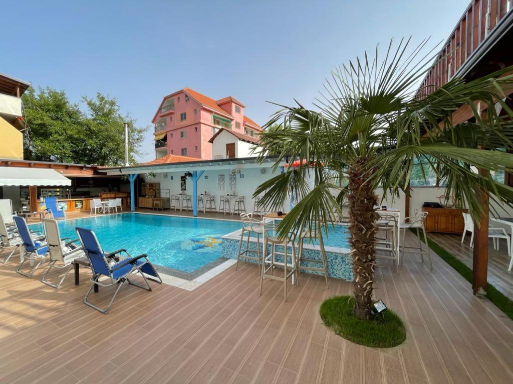 Brian Hotel Velipoje Ngoại thất bức ảnh