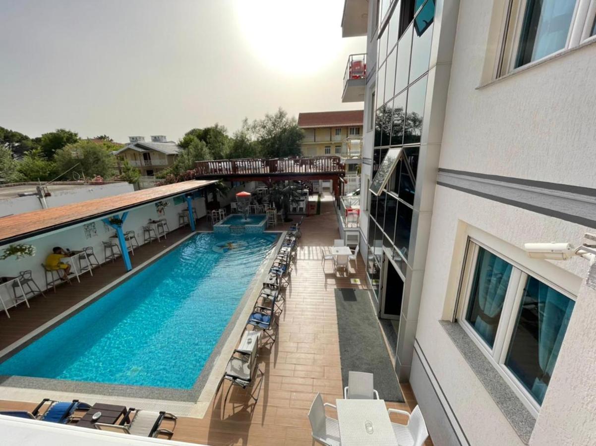 Brian Hotel Velipoje Ngoại thất bức ảnh