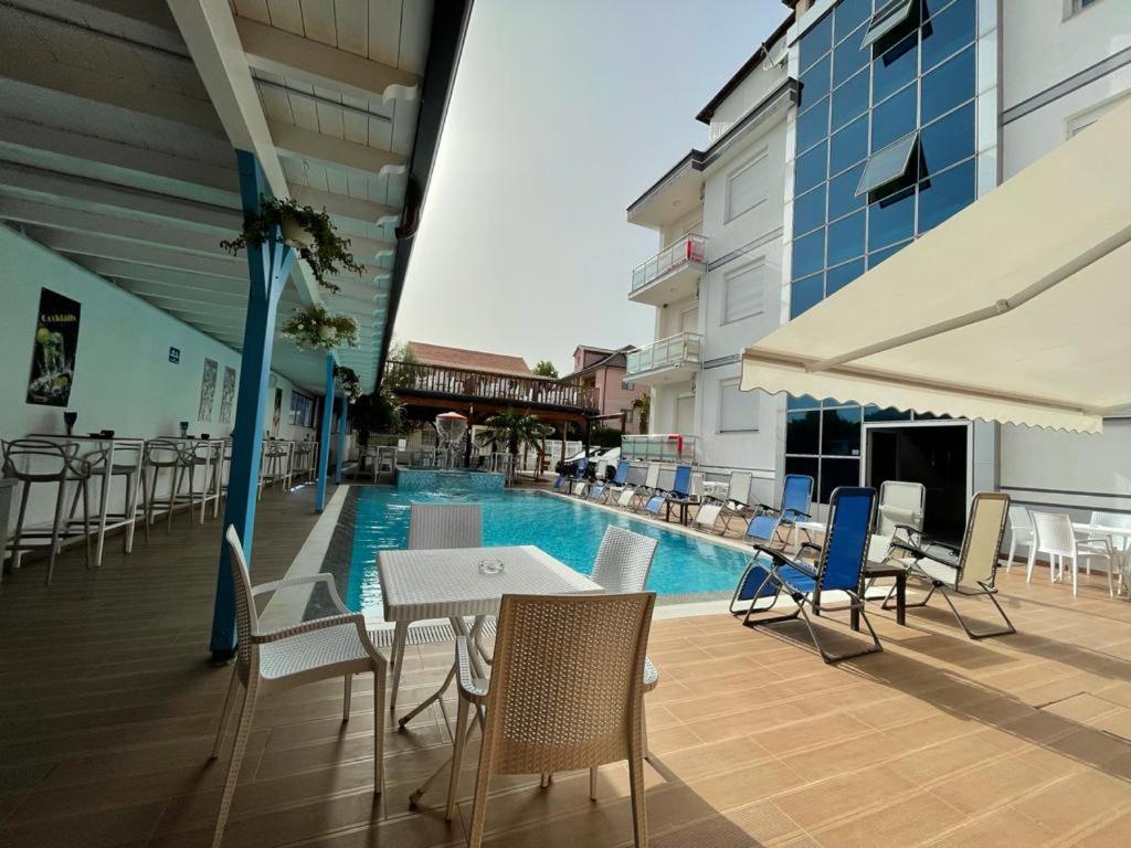 Brian Hotel Velipoje Ngoại thất bức ảnh