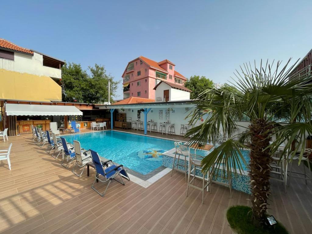 Brian Hotel Velipoje Ngoại thất bức ảnh