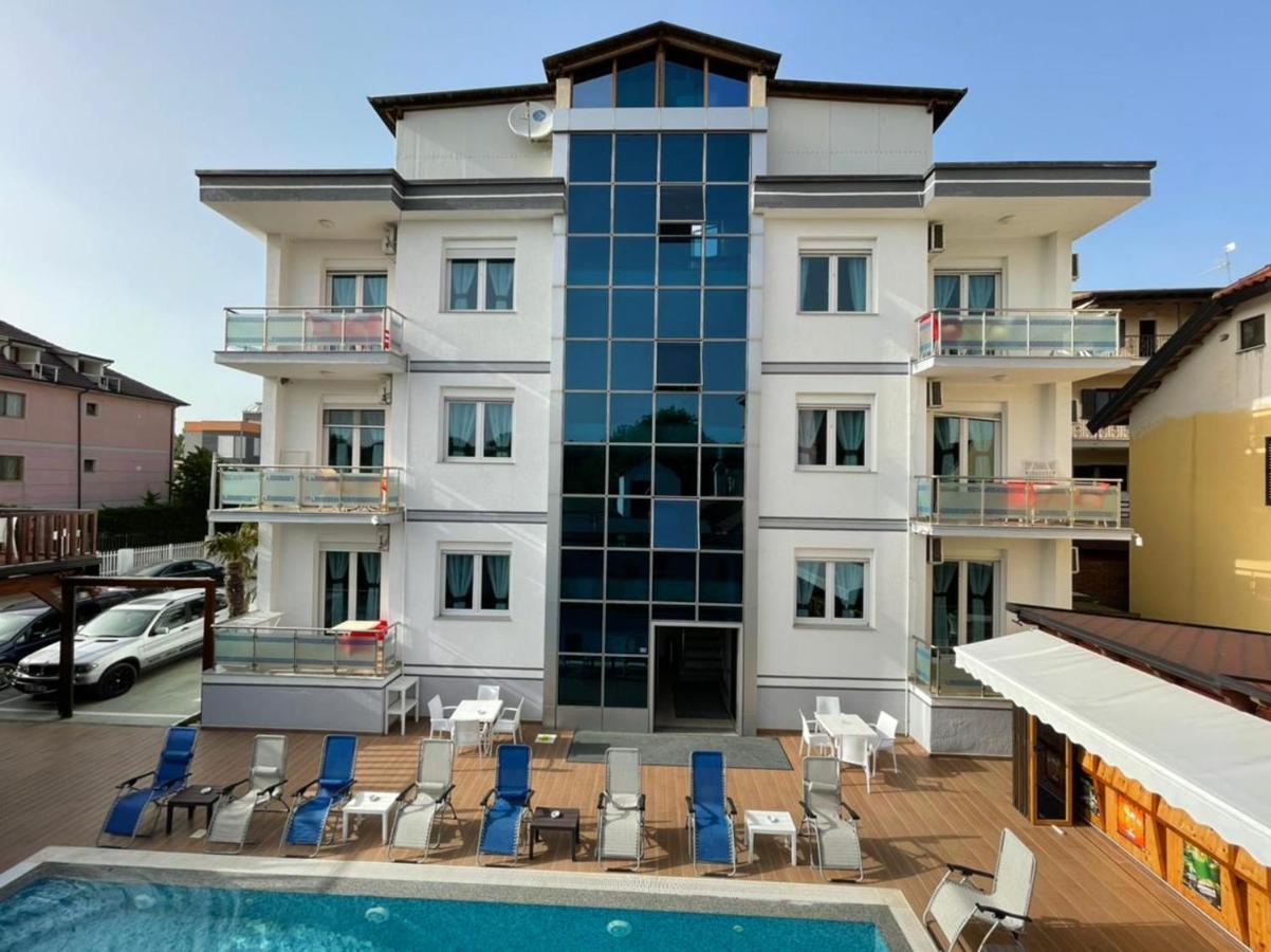 Brian Hotel Velipoje Ngoại thất bức ảnh